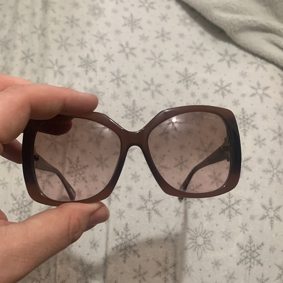 Lanvin stylish sunglasses - Picture 2 of 3